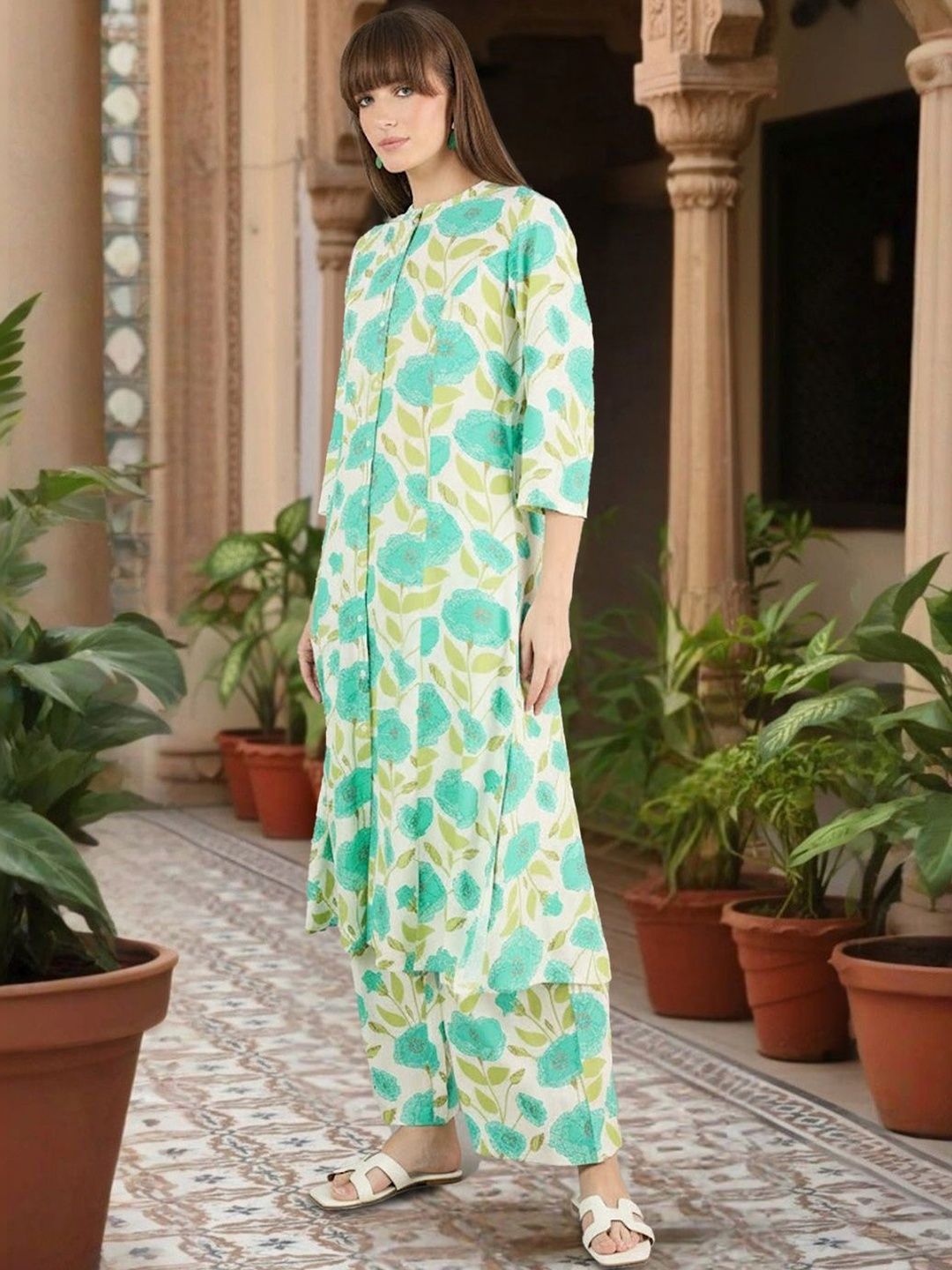 Dhiyona IE Women Floral Printed Regular Kurta with Palazzos