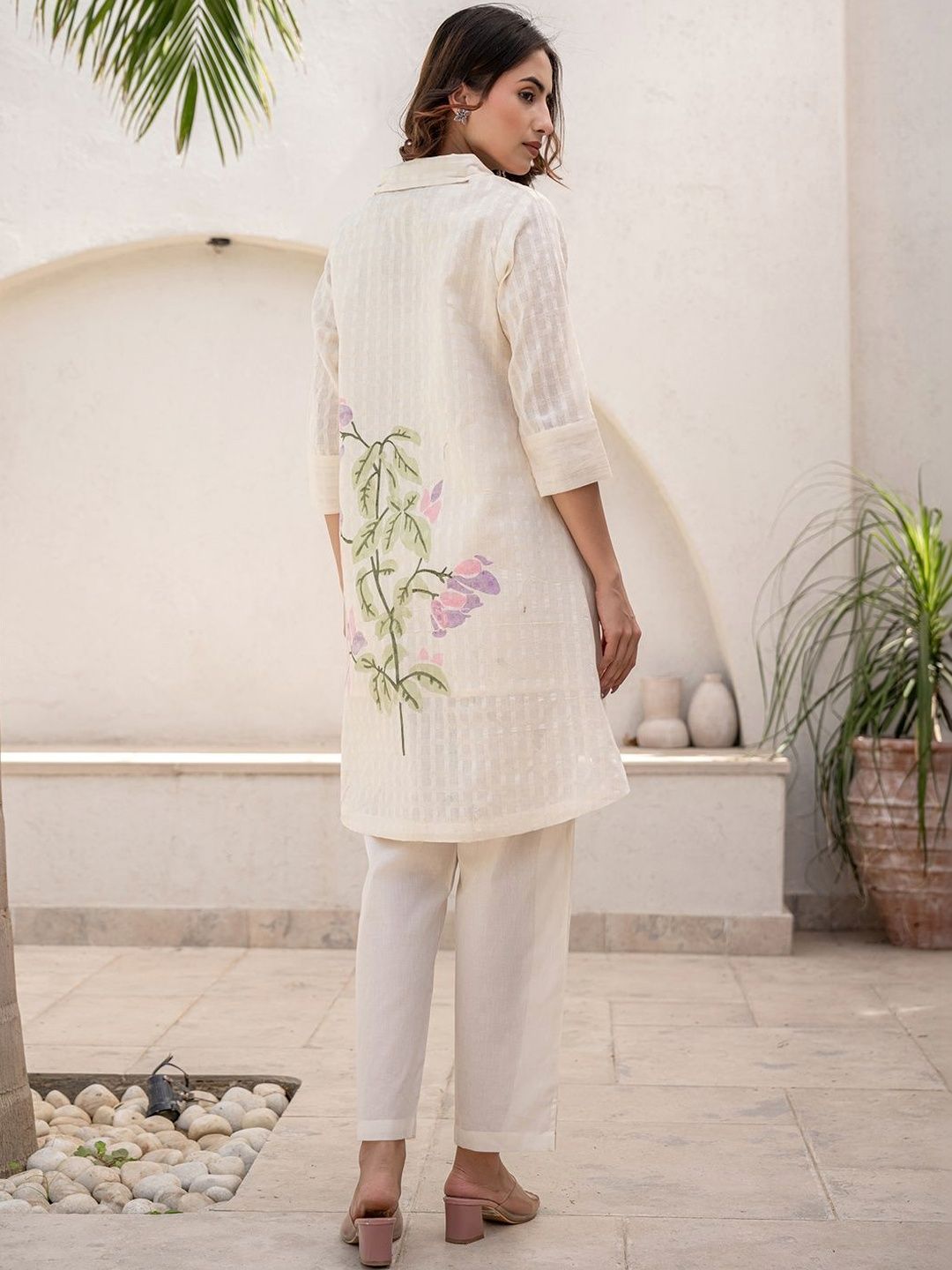 Women Floral Printed Regular Pure Cotton Kurti with Trousers