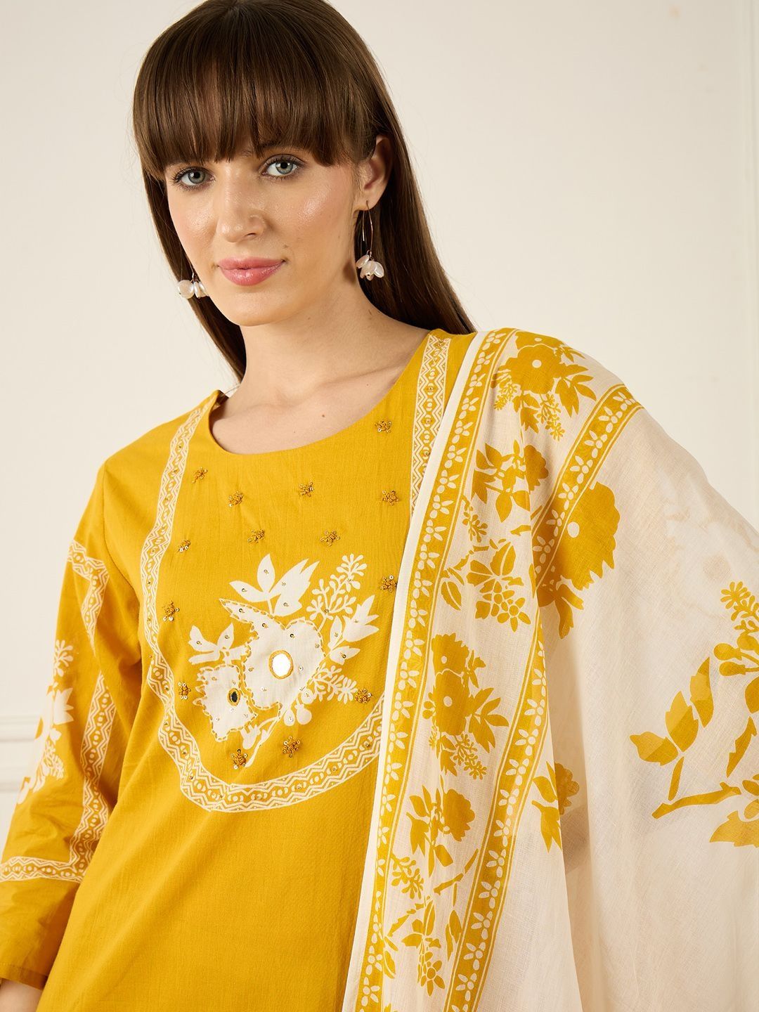 Women Floral Printed Regular Mirror Work Pure Cotton Kurta with Trousers & With Dupatta