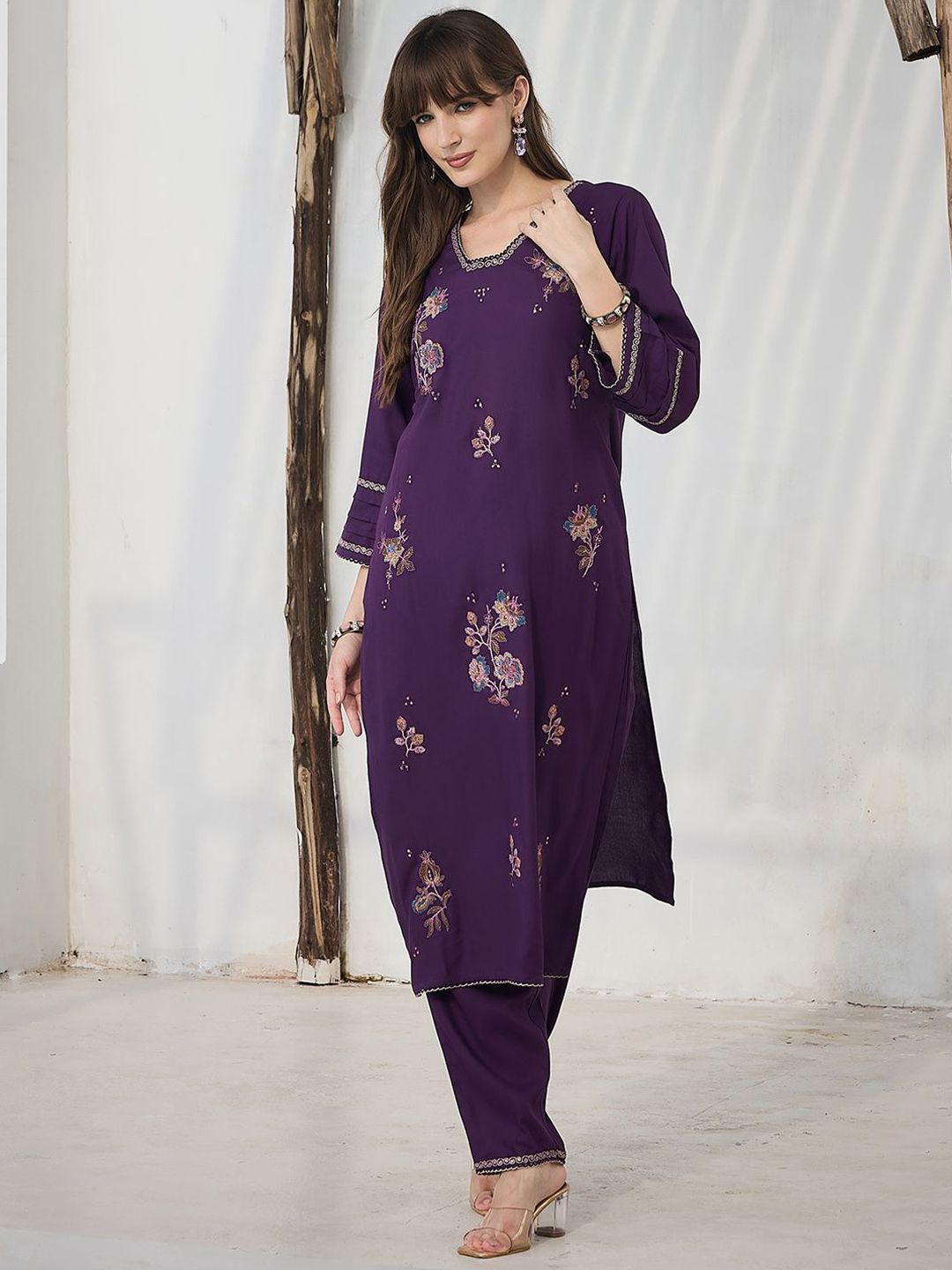 Dhiyona IE Floral Embroidered V-Neck Tunic With Trousers