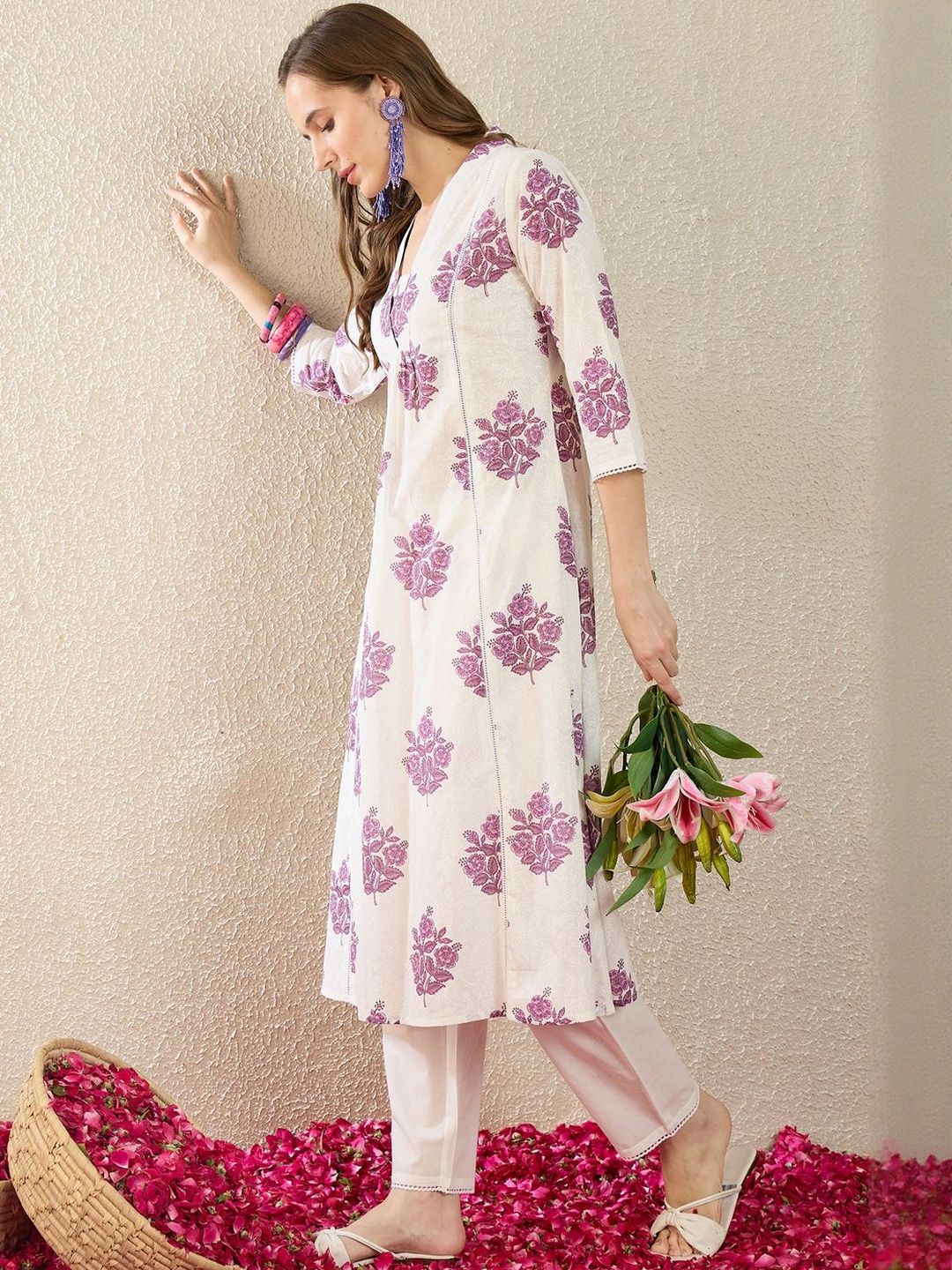Women Floral Printed Pleated Pure Cotton Kurta with Trousers