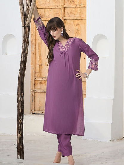 Dhiyona IE Embroidered V-Neck Top With Trousers Co-Ords