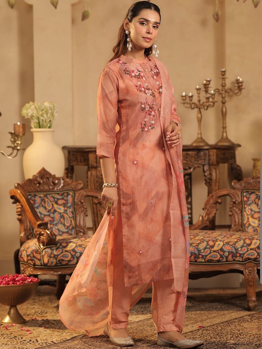 Women Floral Embroidered Regular Thread Work Chanderi Cotton Kurta with Trousers & With Dupatta