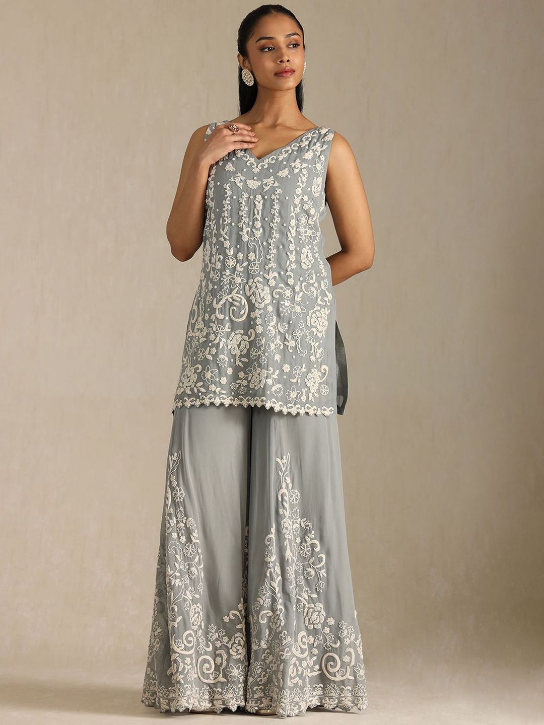 Dhiyona SO Women's Women Floral Printed Regular Beads and Stones Silk Georgette Kurta with Sharara & With Dupatta