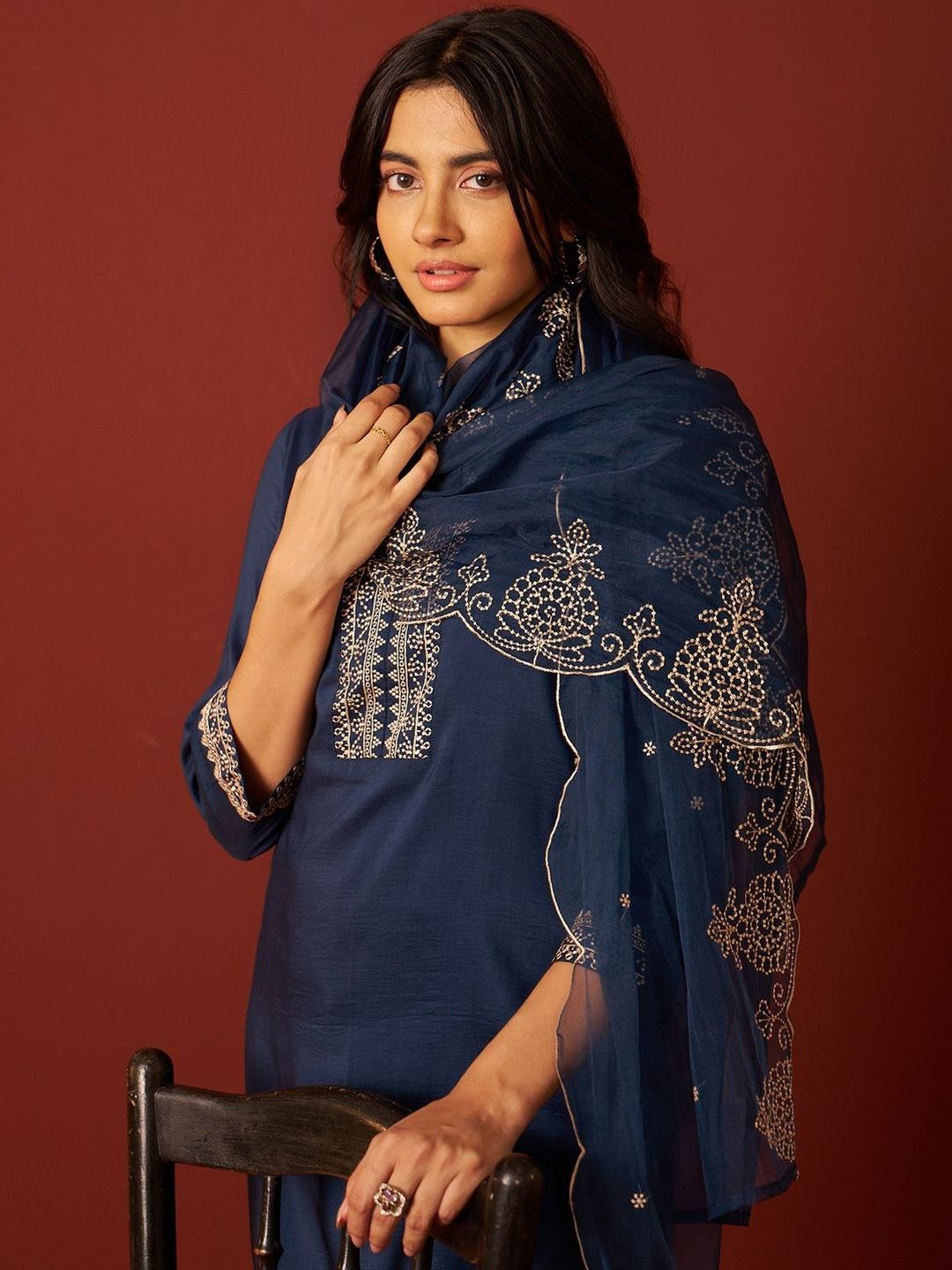 Dhiyona IE Women Ethnic Motifs Embroidered Regular Thread Work Kurta with Trousers & With Dupatta