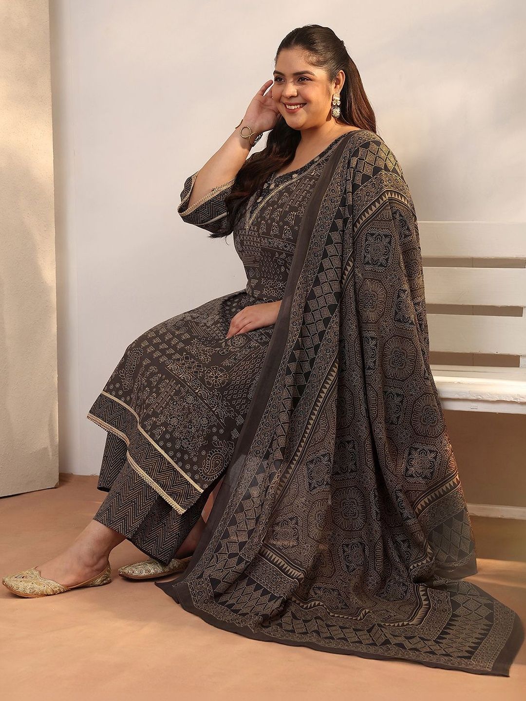 Dhiyona Women's Plus Size Ethnic Motifs Printed Kurta with Trousers & Dupatta