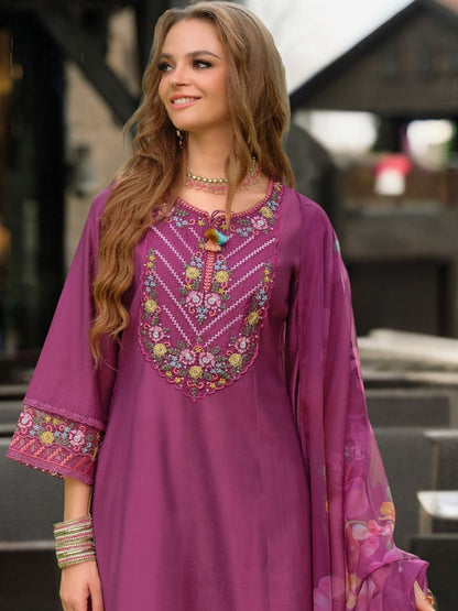 Women Floral Embroidered Regular Thread Work Kurta with Trousers & With Dupatta