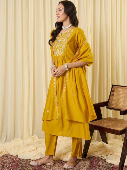 Women Ethnic Motifs Embroidered Tiered Thread Work Kurta with Trousers & With Dupatta