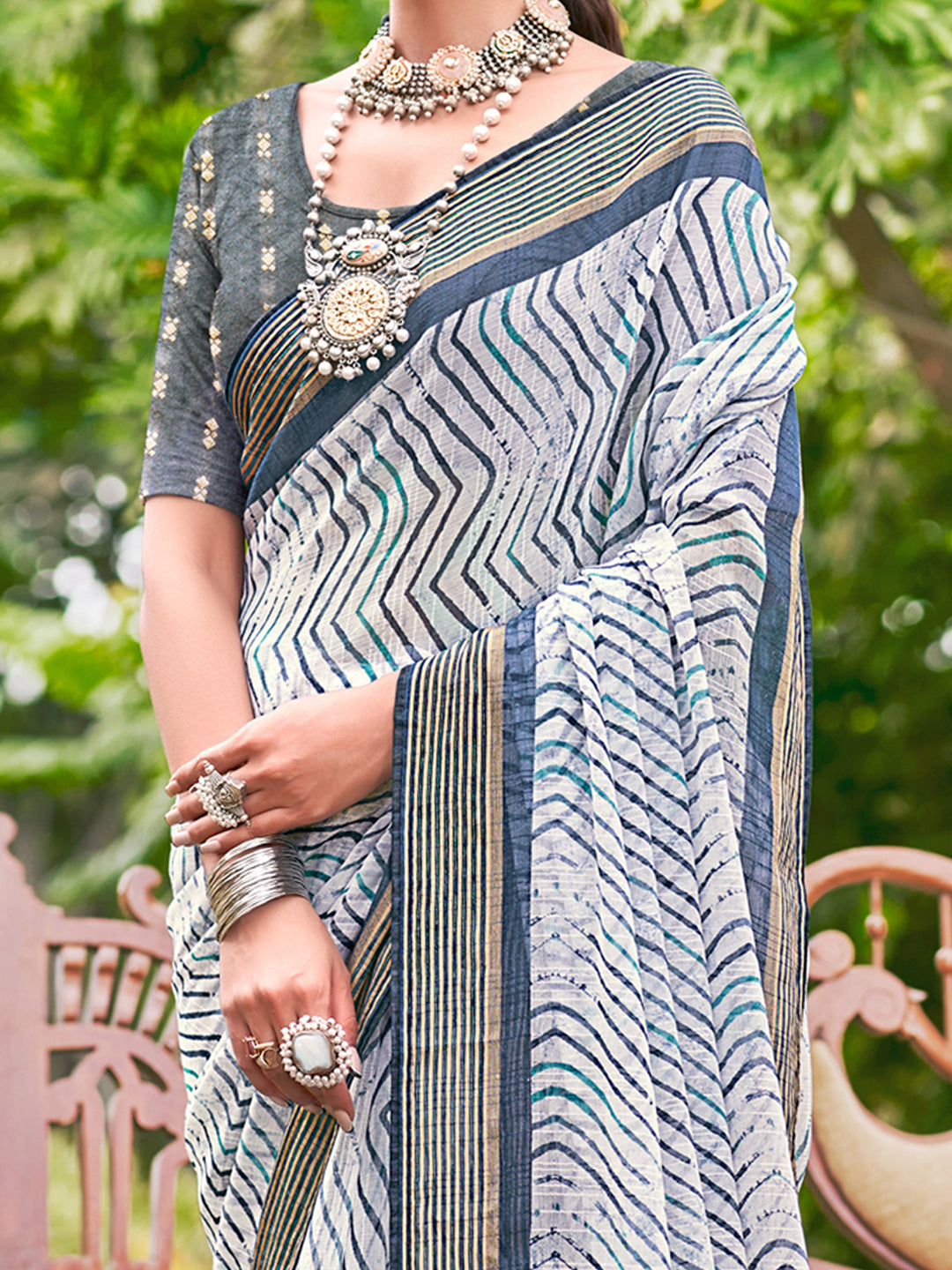 Women's Chiffon Grey Printed Designer Saree With Blouse Piece
