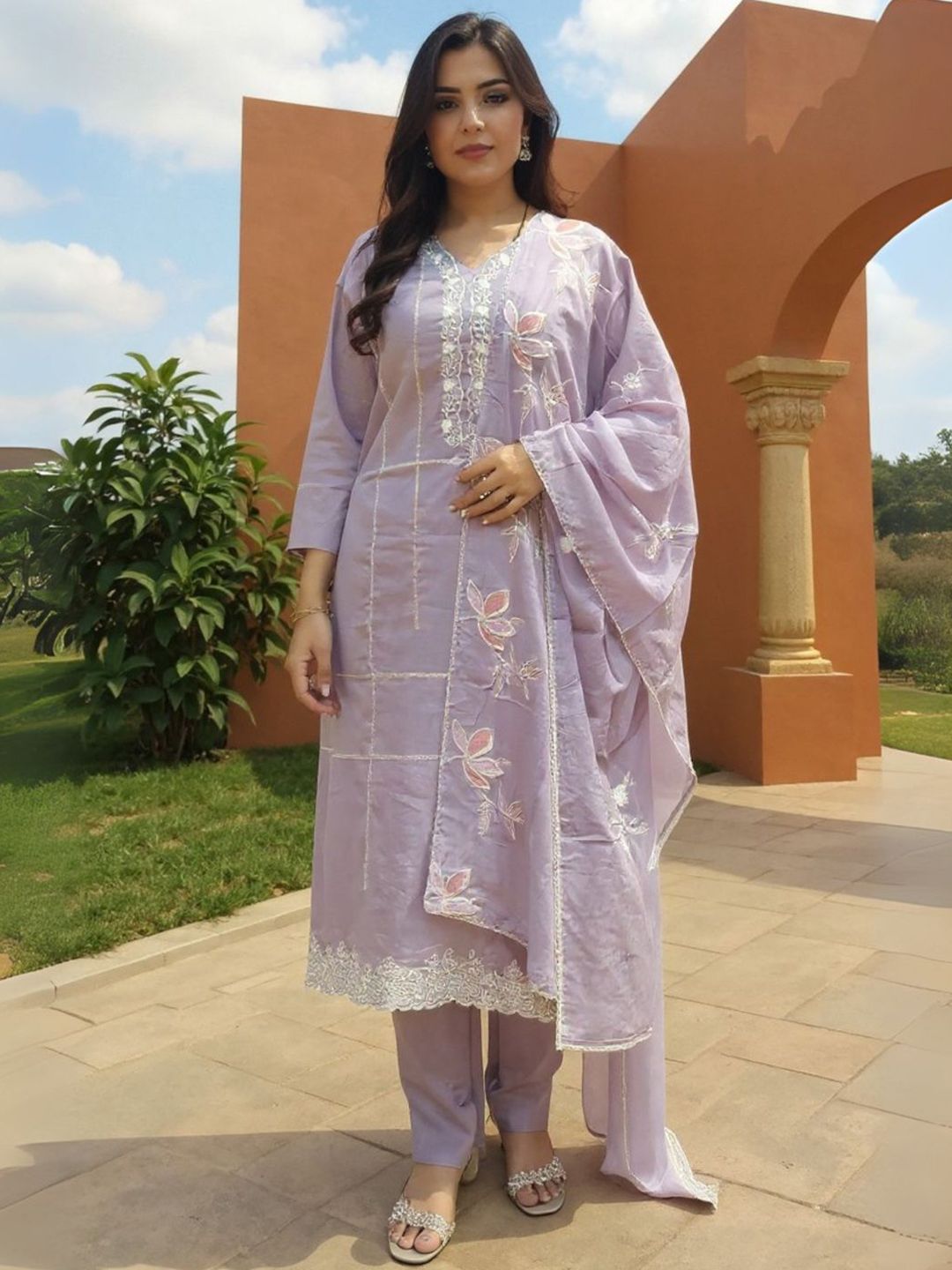 Floral Embroidered Thread Work Pure Cotton Kurta With Trousers & Dupatta