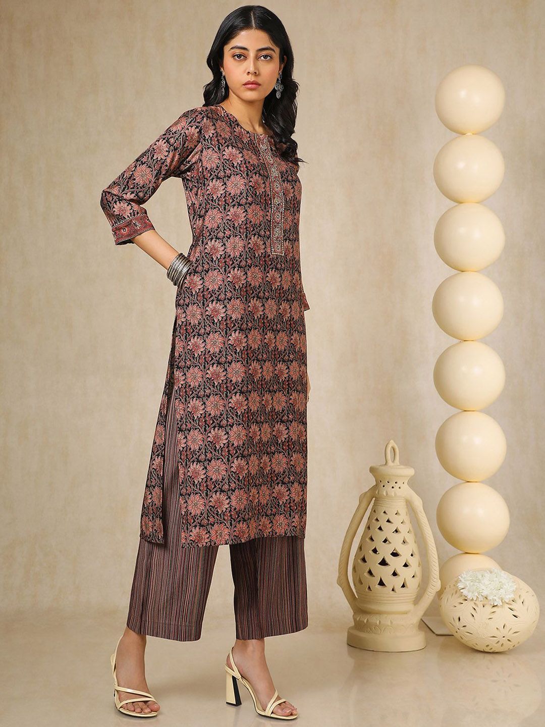 Dhiyona SO Women's Floral Printed Round Neck Sequinned Straight Kurta With Palazzo