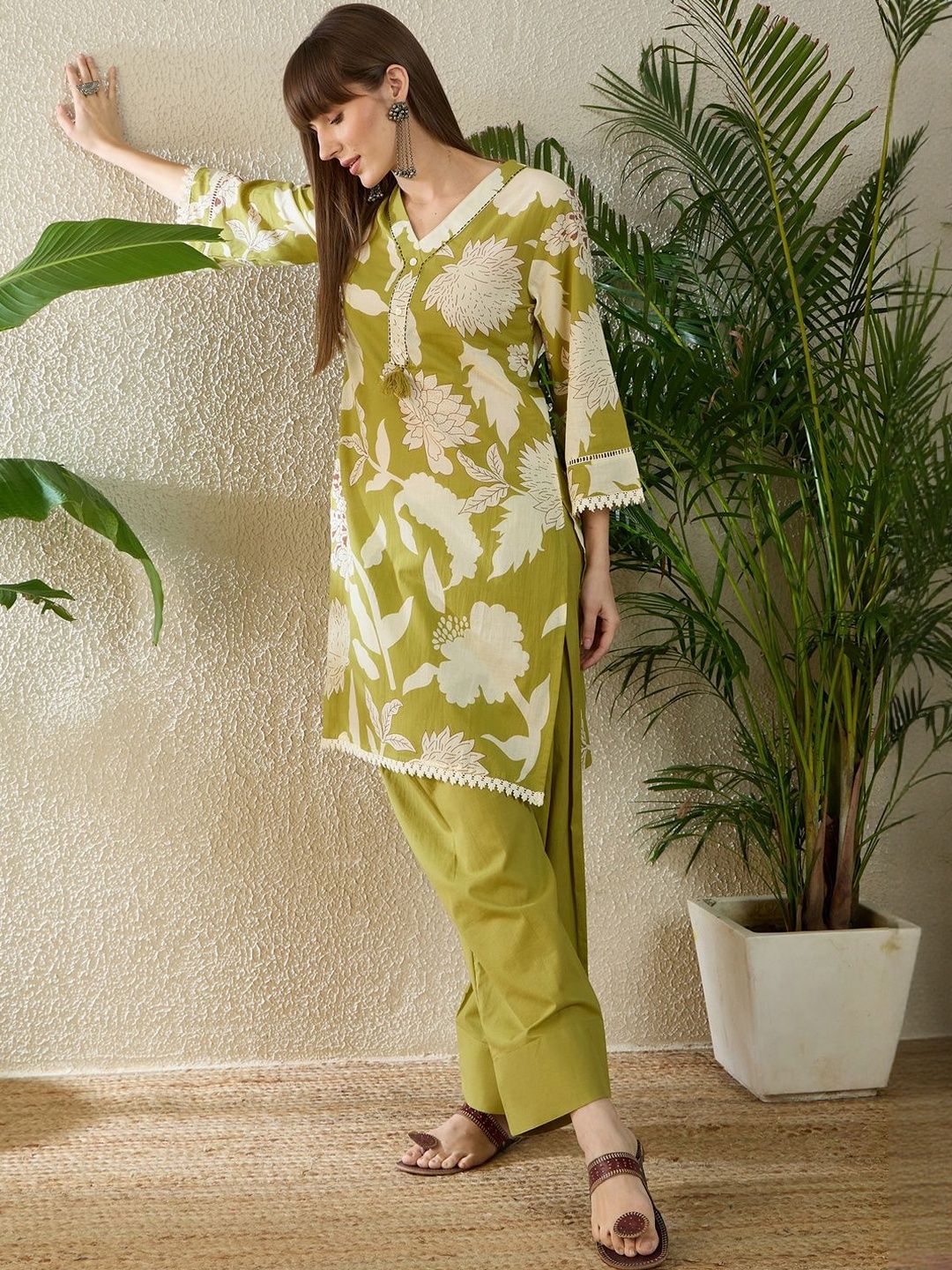 Floral Printed Pure Cotton Straight Kurta With Trousers