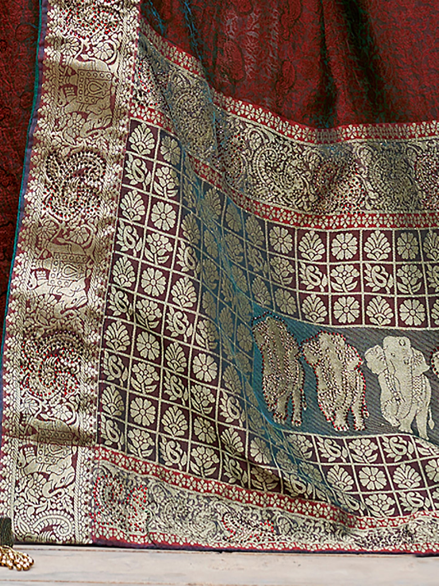 Women's Pure Silk Maroon Embellished Designer Saree With Blouse Piece