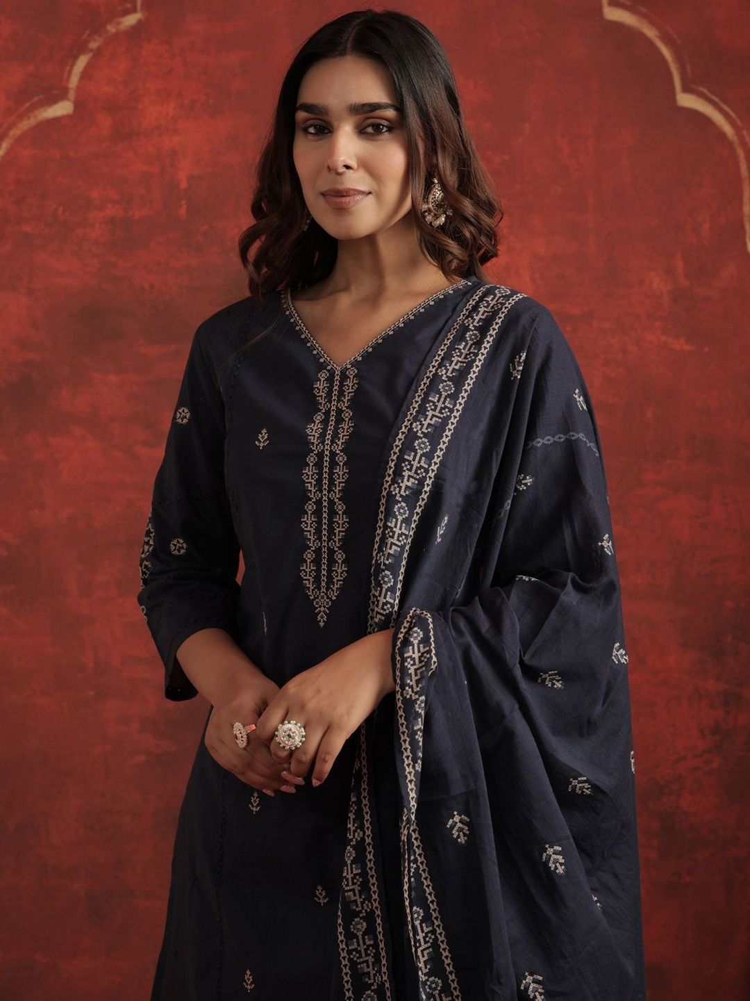 Motifs Embroidered Pure Cotton V-Neck Straight Kurta With Trousers & Dupatta