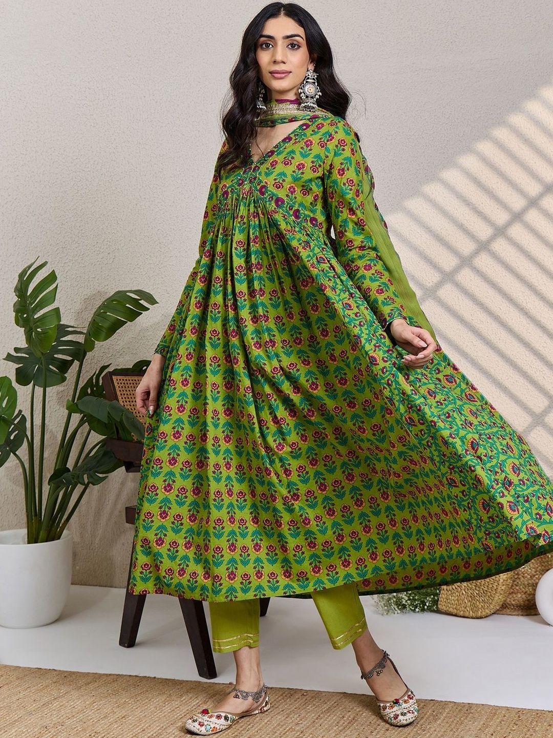 Women Floral Printed Empire Pure Cotton Kurta with Trousers & With Dupatta