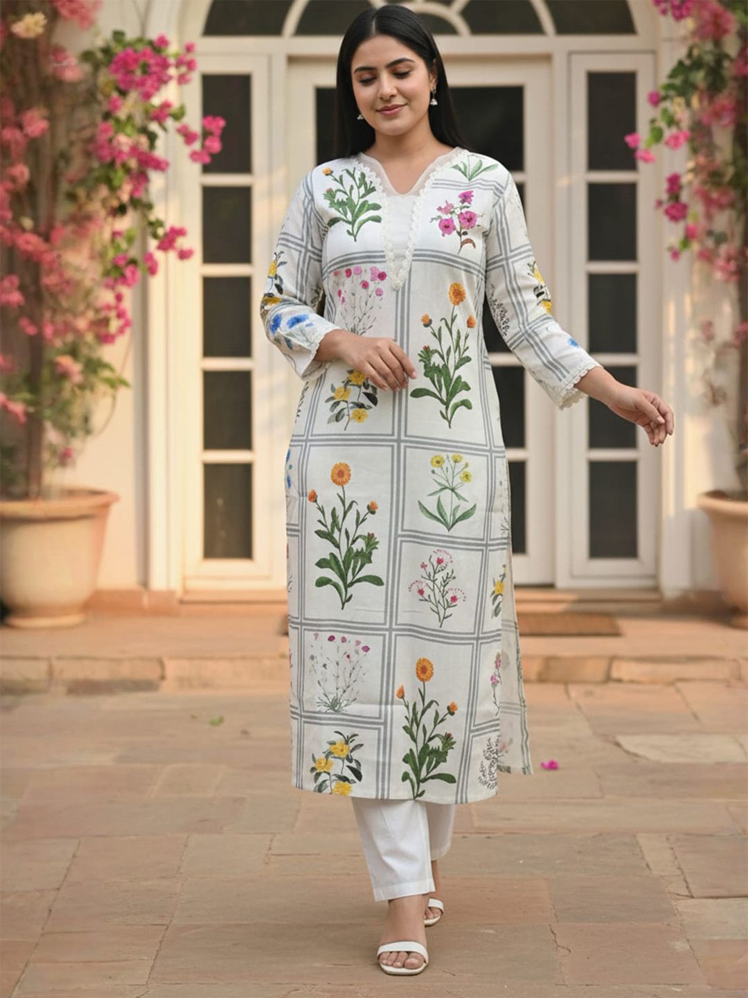 Women Floral Printed Linen Kurta with Trousers