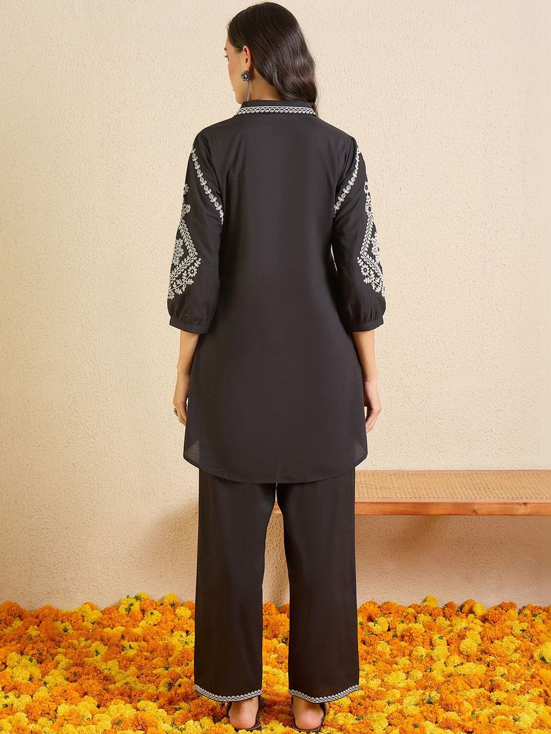 Women Ethnic Motifs Embroidered Regular Thread Work Pure Cotton Kurta with Trousers