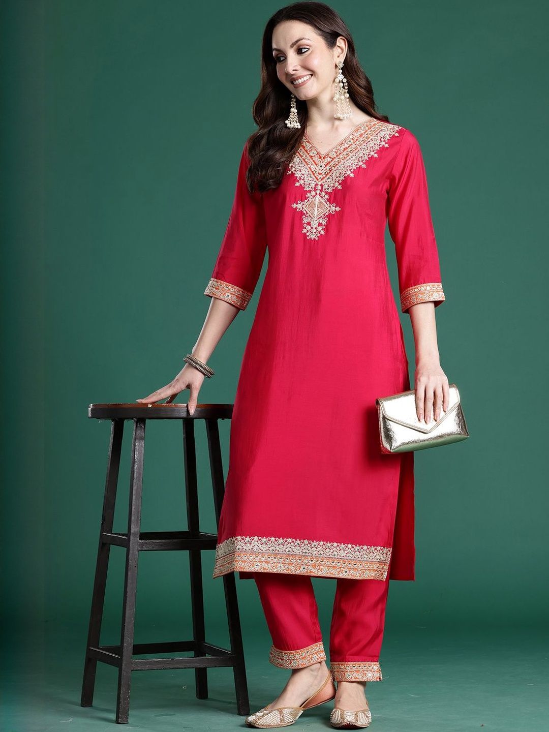 Women Ethnic Motifs Embroidered Kurta with Trousers