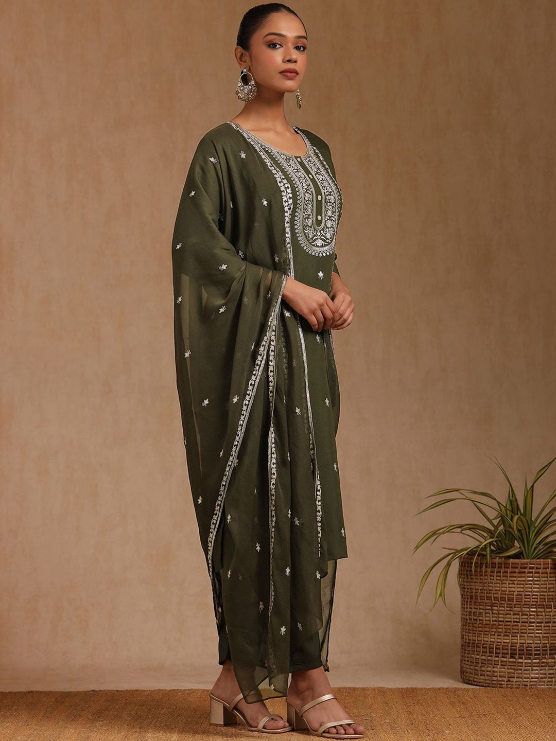 Dhiyona SO Women's Floral Embroidered U-Neck Sequinned Straight Kurta With Trousers & Dupatta