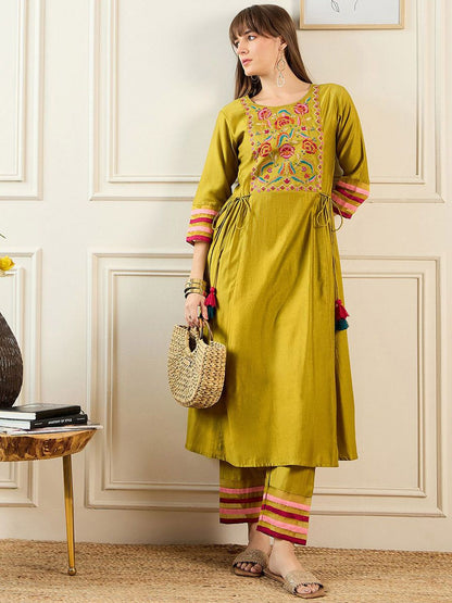 Floral Yoke Design Thread Work A-Line Liva Kurta With Trousers