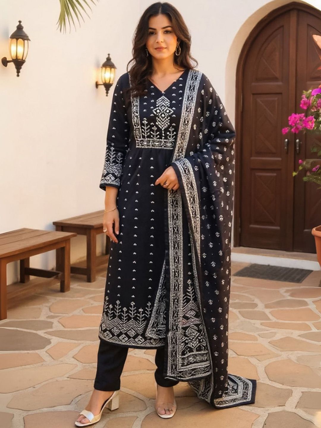 Floral Printed V-Neck Pure Cotton Straight Kurta With Trousers & Dupatta