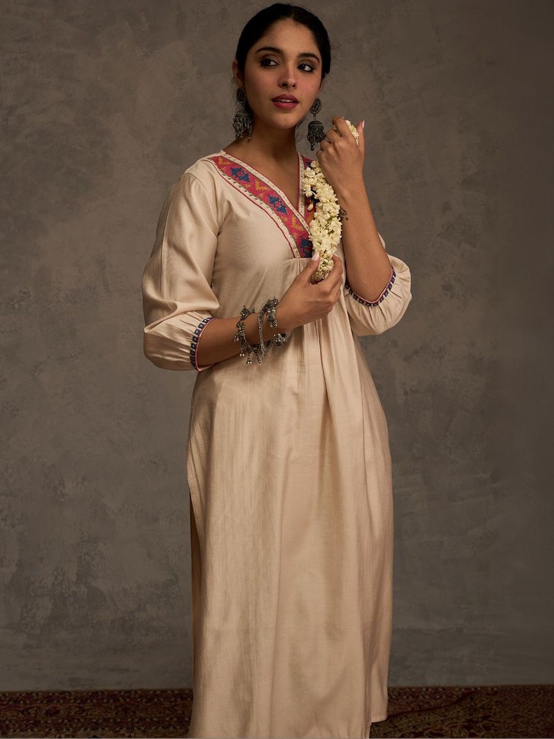 Women Ethnic Motifs Embroidered Panelled Thread Work Liva Kurta with Trousers