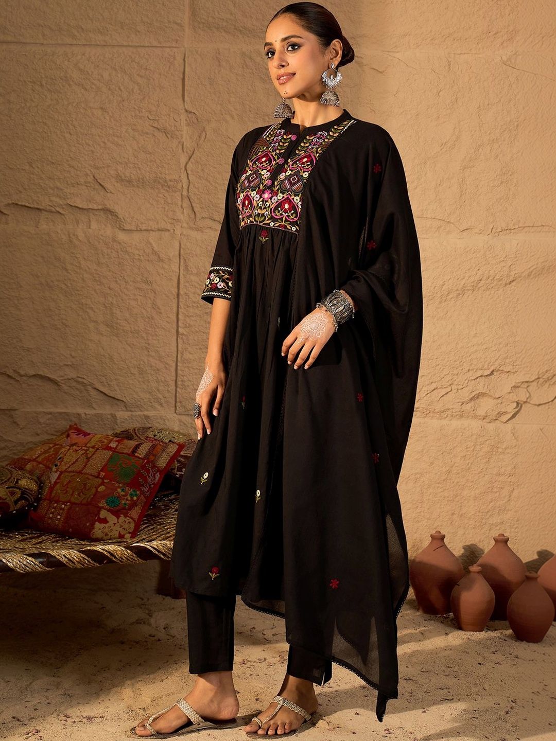 Women Ethnic Motifs Embroidered Empire Thread Work Pure Cotton Kurta with Trousers & With Dupatta