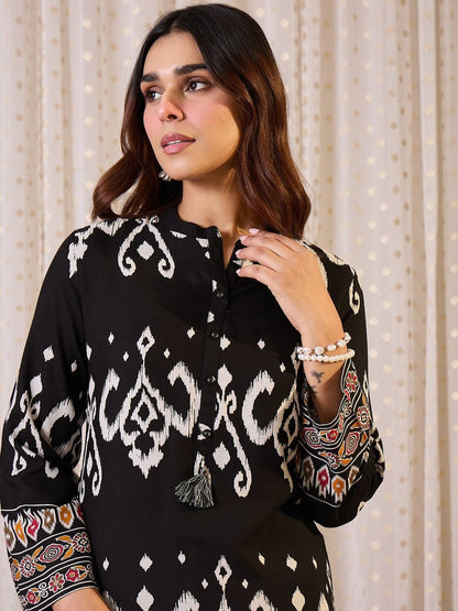 Ethnic Motifs Printed Straight Kurta With Trouser