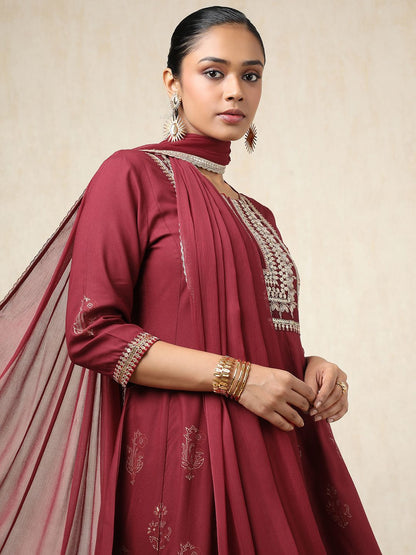 Dhiyona SO Women's Women Floral Striped Empire Sequinned Kurta with Sharara & With Dupatta