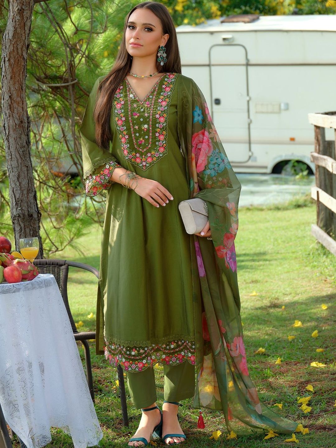 Women Floral Embroidered Kurta with Trousers & Dupatta