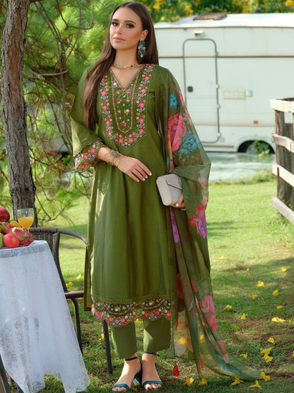 Women Floral Embroidered Kurta with Trousers & Dupatta