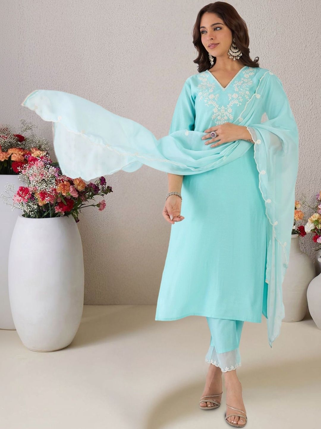 Women Ethnic Motifs Embroidered Regular Thread Work Liva Kurta with Trousers & With Dupatta