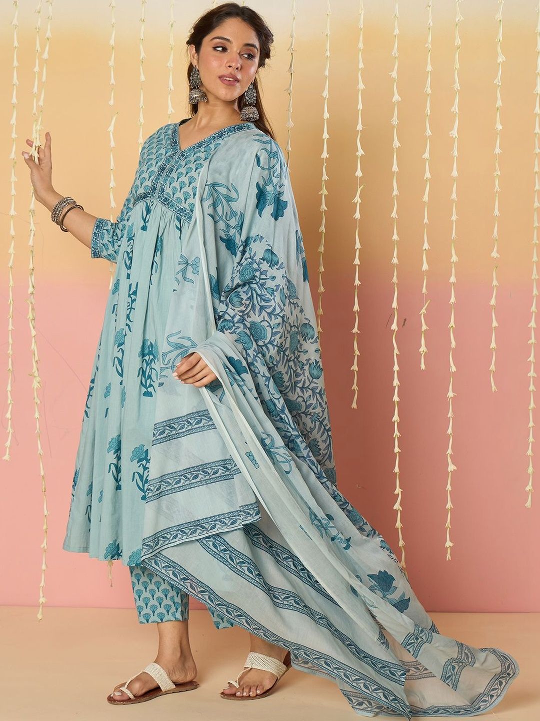 Women Floral Printed Tiered Pure Cotton Kurta with Trousers & With Dupatta