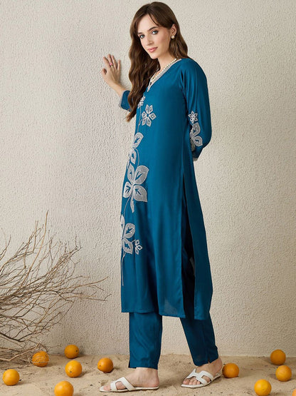 Dhiyona IE Floral Embroidered V-Neck Top With Trousers Co-Ords