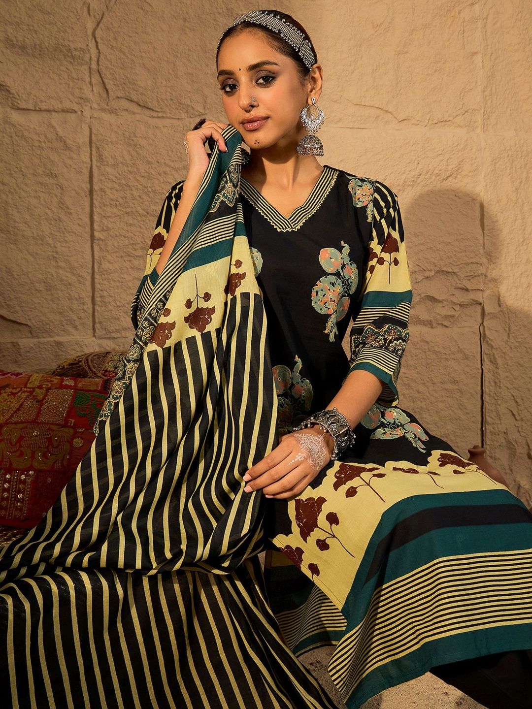 Women Floral Printed Regular Pure Cotton Kurta with Trousers & With Dupatta