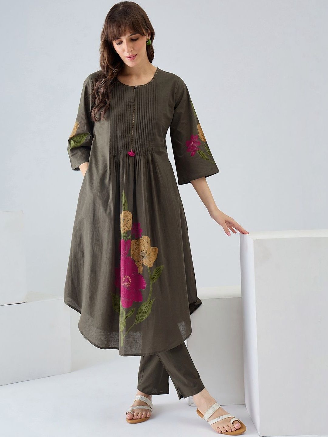 Women Floral Printed Regular Pure Cotton Kurta with Trousers