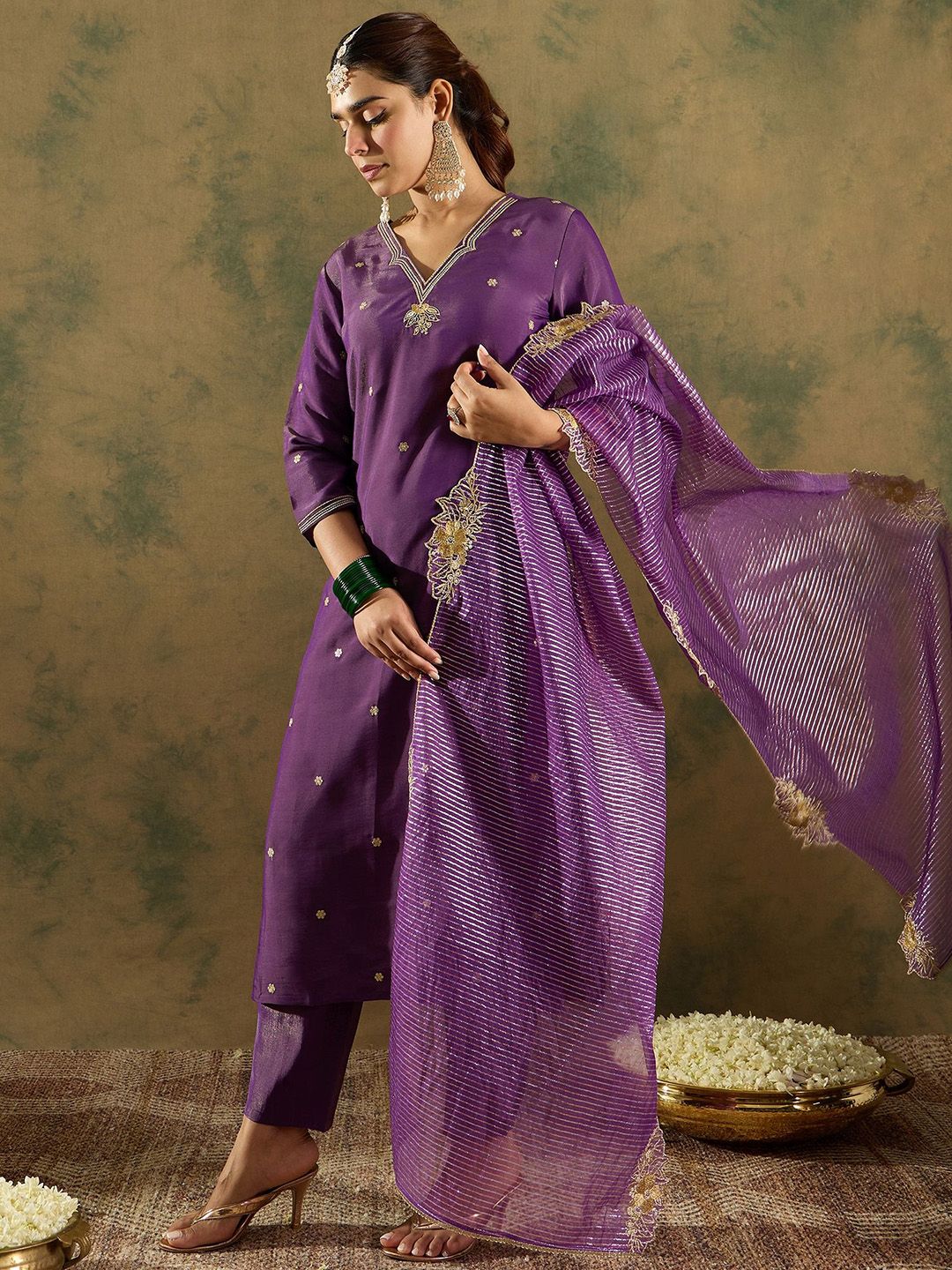 Dhiyona IE Ethnic Motifs Embroidered Thread Work Kurta With Trousers & Dupatta
