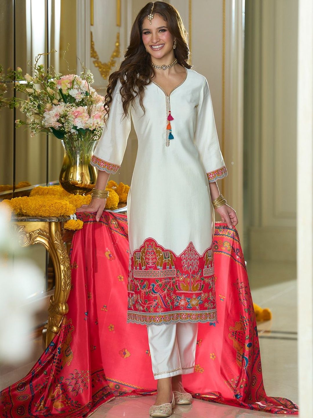 Women Ethnic Motifs Printed Kurta with Trousers & Dupatta