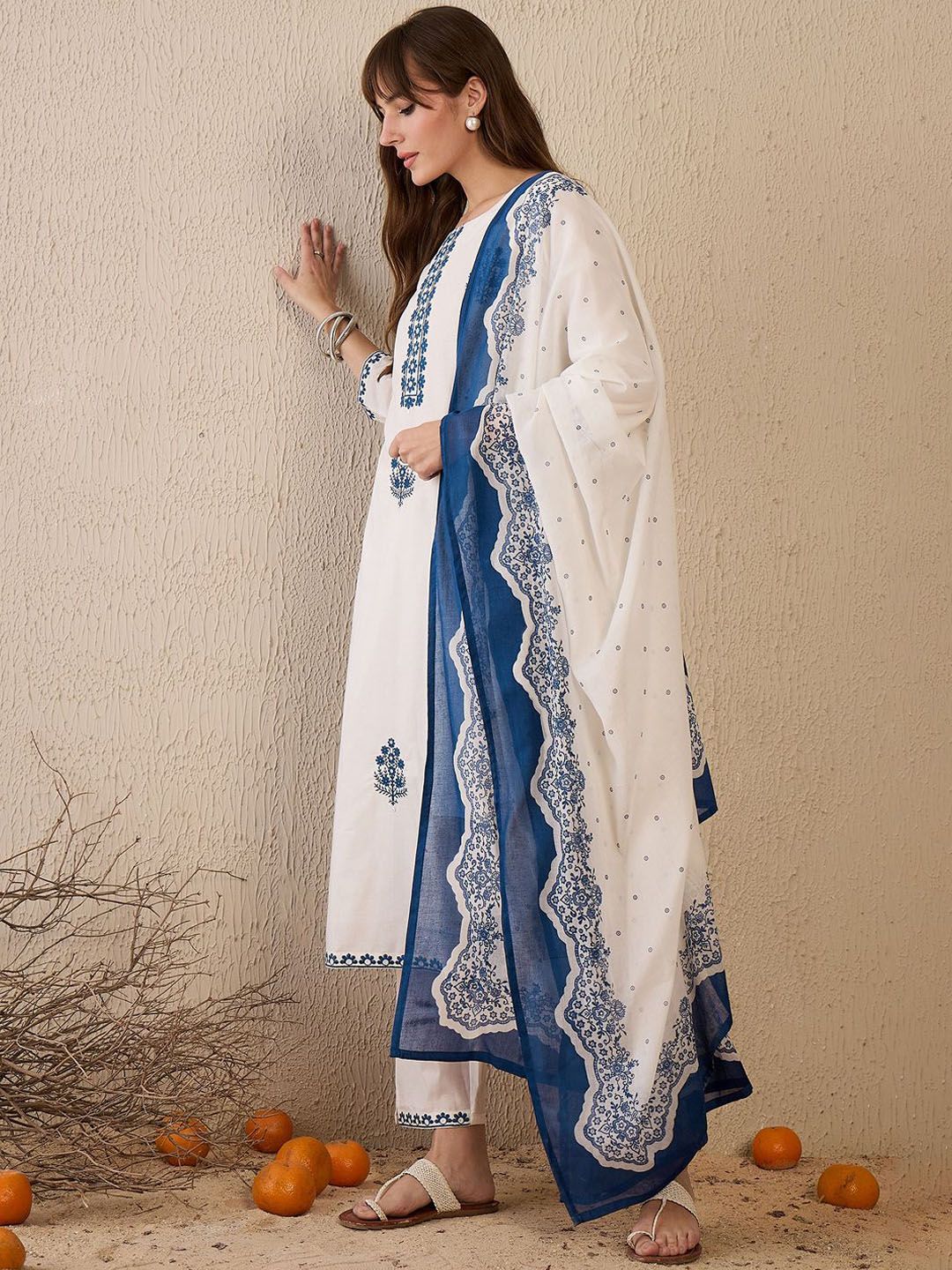 Women Floral Embroidered Regular Thread Work Pure Cotton Kurta with Trousers & With Dupatta