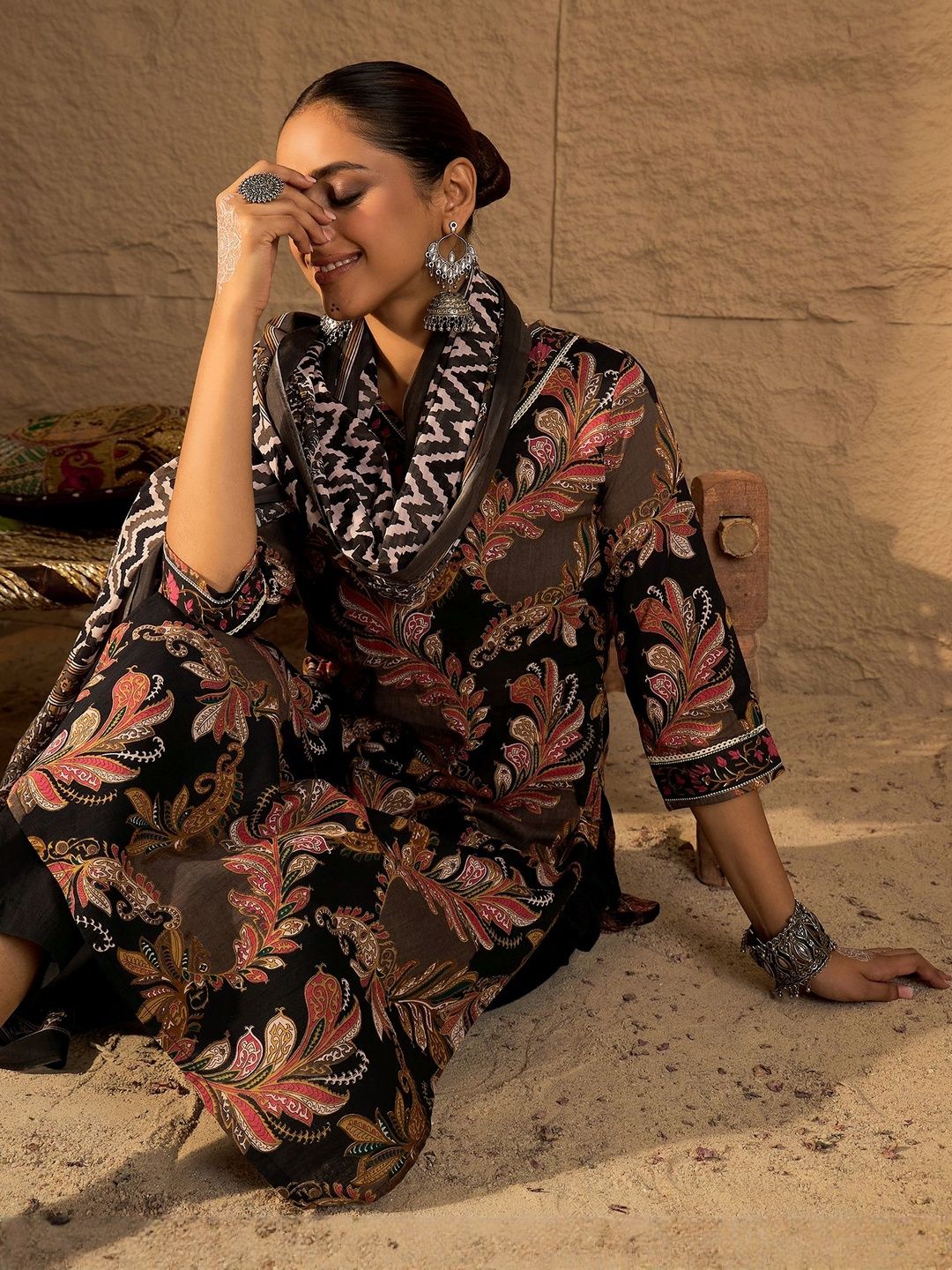 Dhiyona IE Ethnic Motifs Printed V-Neck Straight Pure Cotton Kurta With Trouser & Dupatta