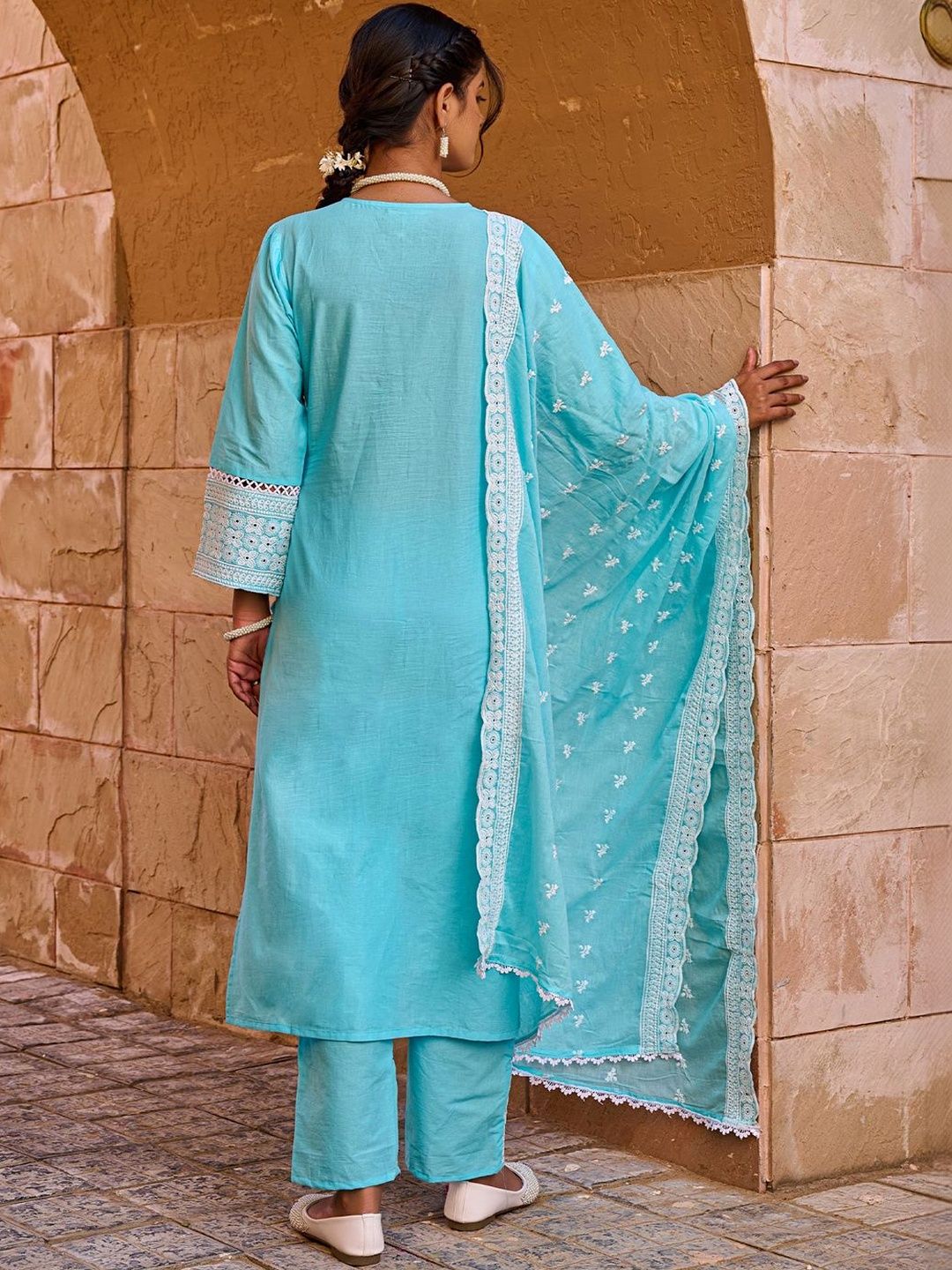 Women Ethnic Motifs Embroidered Regular Thread Work Pure Cotton Kurta with Trousers & With Dupatta