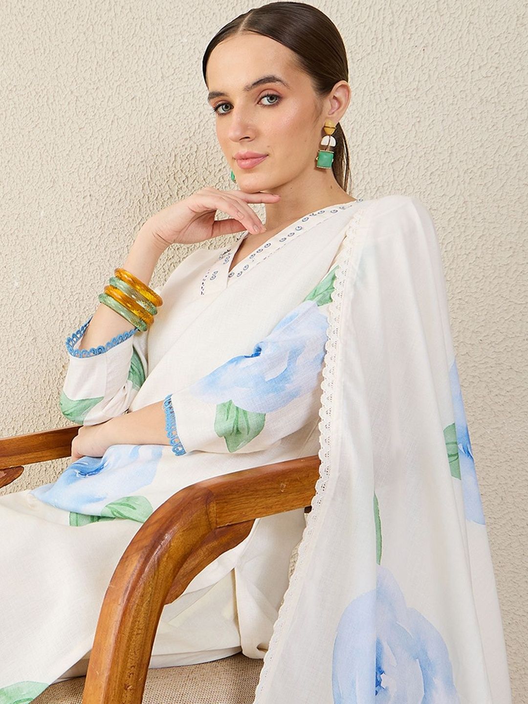 Women Floral Printed Regular Sequinned Linen Kurta with Trousers & Dupatta