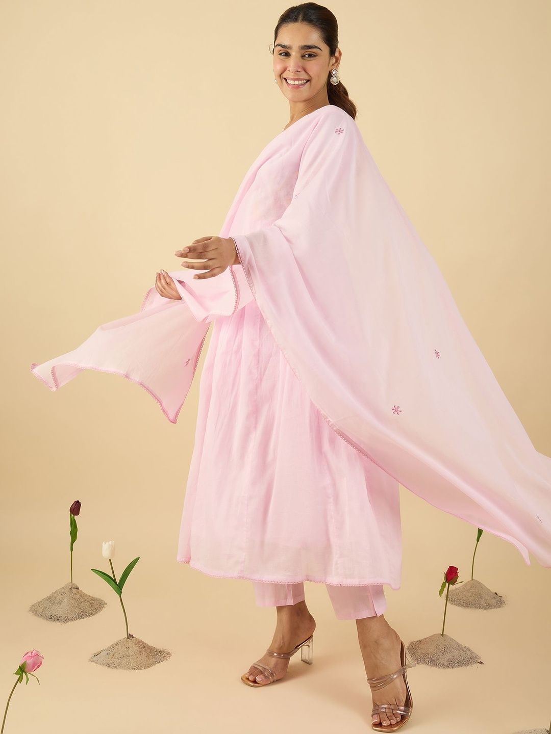 Women Embroidered Thread Work Pure Cotton Kurta with Trousers & With Dupatta