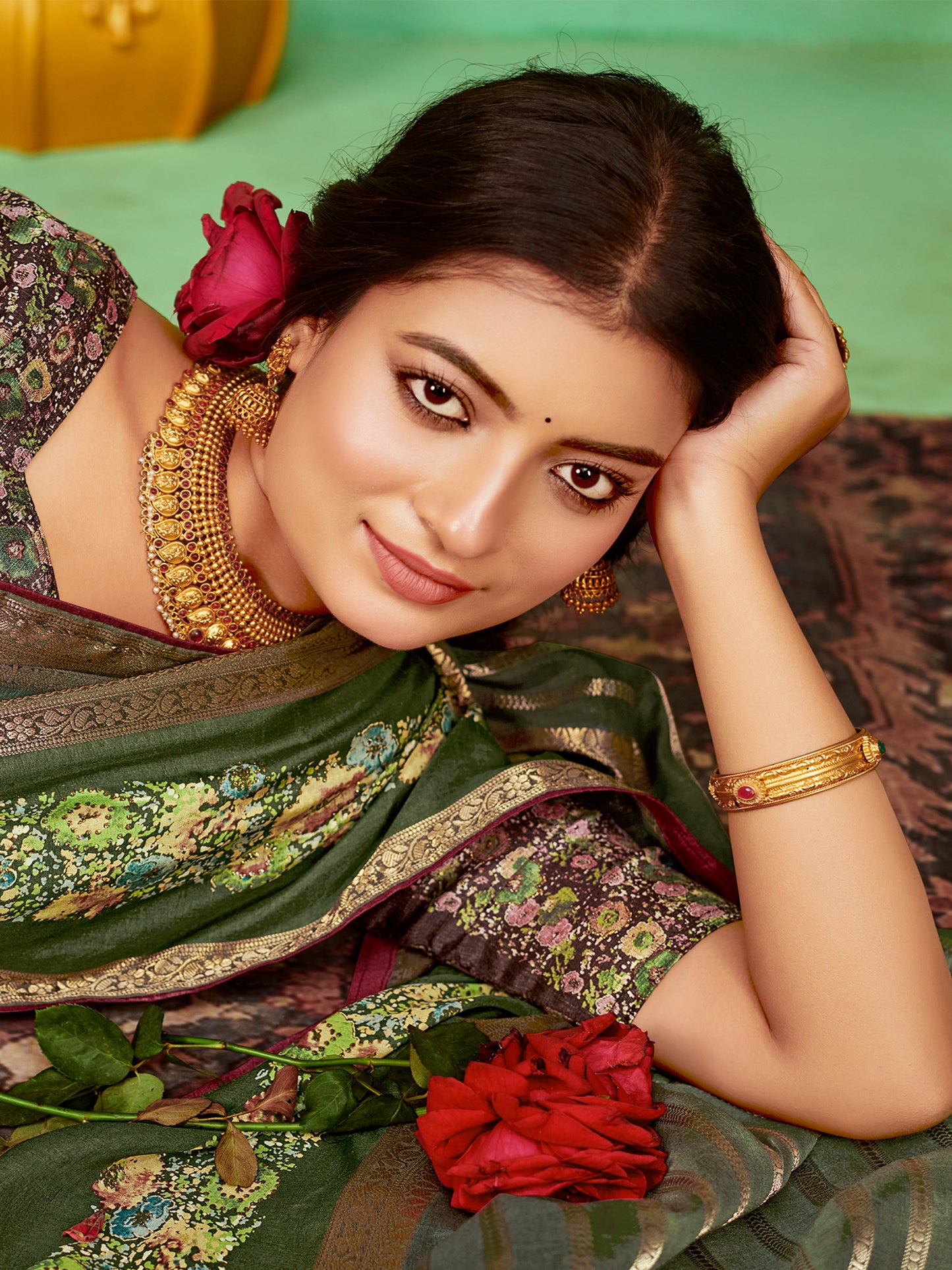 Women's Soft Silk Green Embellished Designer Saree With Blouse Piece