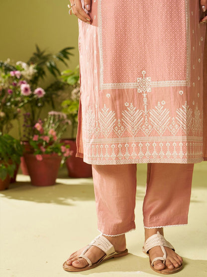 Dhiyona IE Women Ethnic Motifs Embroidered Thread Work Kurta with Trousers & Dupatta