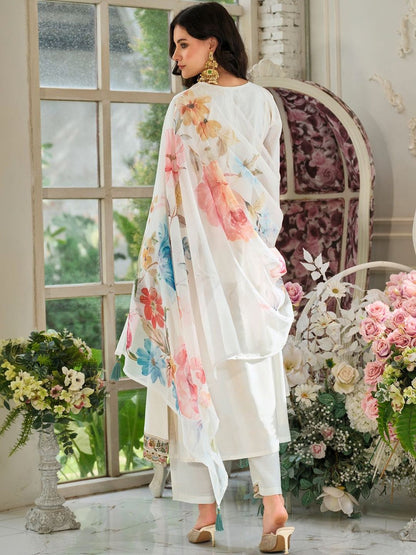 Women Floral Embroidered Regular Thread Work Kurta with Trousers & With Dupatta