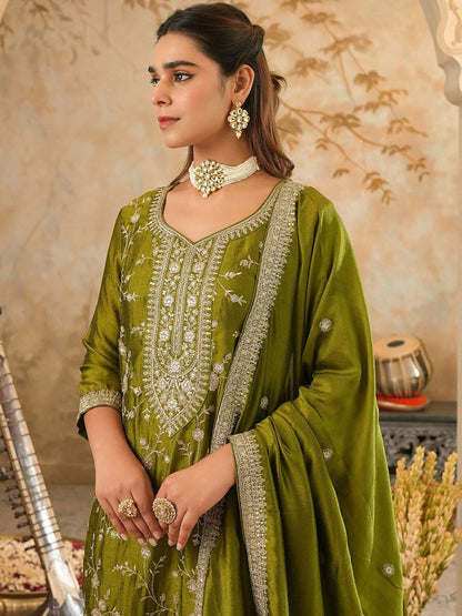 Ethnic Motifs Embroidered Regular Sequinned Kurta with Trousers & Dupatta