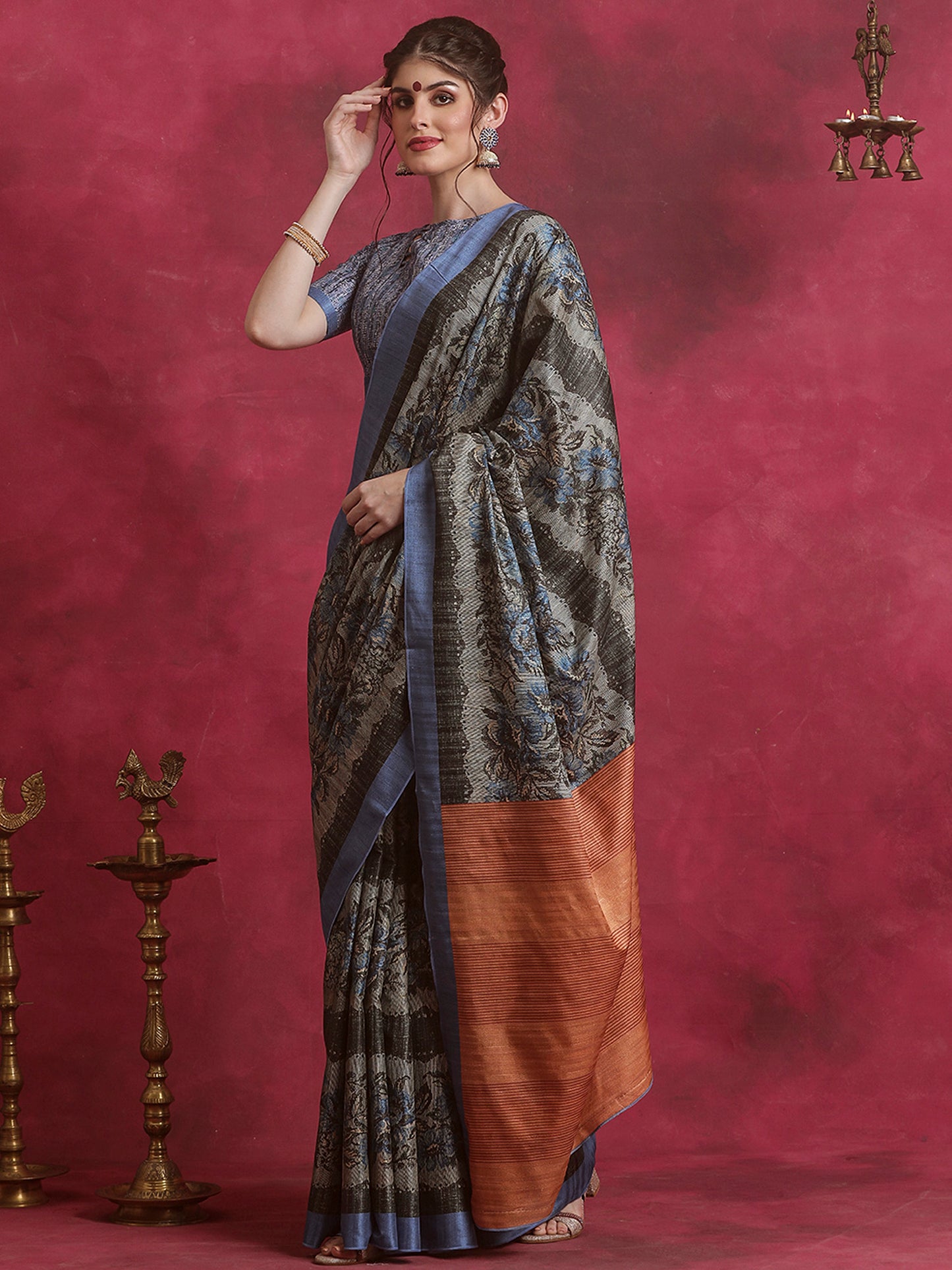 Women's Cotton Blend Grey Printed Designer Saree With Blouse Piece