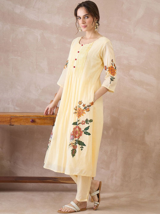 Women Floral Printed Pleated Pure Cotton Kurta with Trousers