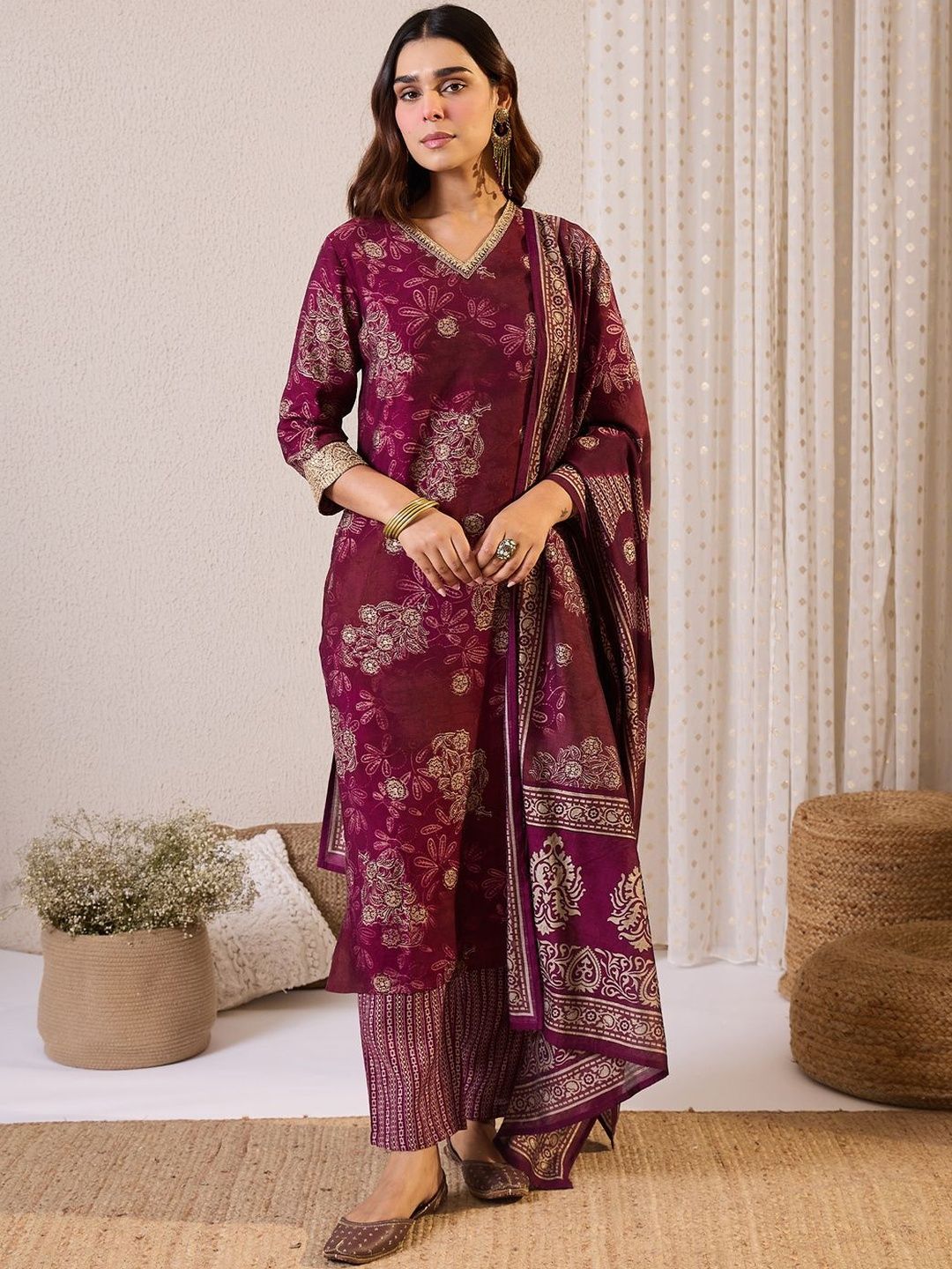 Women Floral Printed Regular Chanderi Silk Kurta with Trousers & With Dupatta